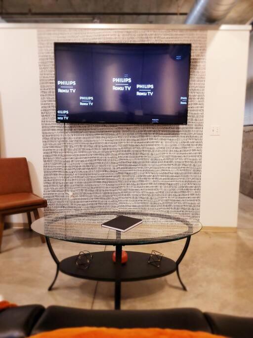Staycation City Loft Free Gated Parking Сейнт Луис Екстериор снимка